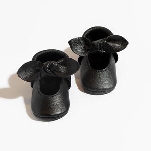 Freshly Picked Size 4 Black Leather Hard Sole Bow Baby Shoes